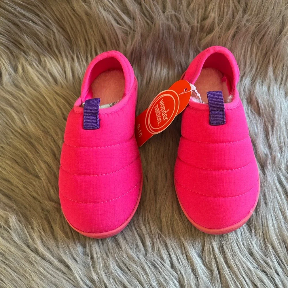 Wonder Nation Puffer Slippers Girl Size 9-10 Pink Plush Fuzzy Lined Shoes